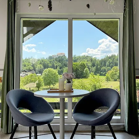 Deerwood-sky Attic With Castle View-no Kitchen Bled